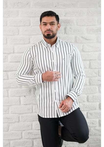 Ince Çizgili Yaka Düğmeli Cepsiz Regular Fit Gömlek fırsatları