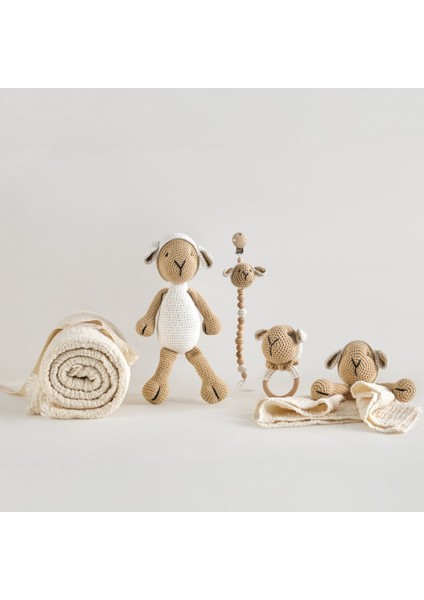 Lamb Ailesi 5 Parça Bebek Seti - Müslin , Amigurumi Uyku Akadaşı-Oyuncak, Emzik Tutucu, Çıngıraklı Diş Kaşıyıcı, Koku Mendilli Uyku Arkadaşı