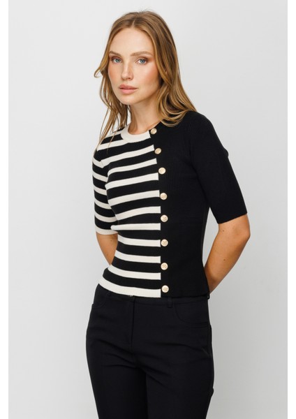 45374 Onteks Çizgili Fitilli Kısa Kol Crop Kazak fiyatları