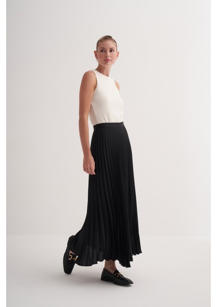 Siyah Premium Astarlı Yandan Fermuarlı Piliseli Uzun Etek modelleri