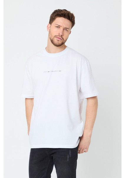 Beyaz Baskılı Basic Erkek Oversize Bisiklet Yaka Kısa Kollu T-Shirt fiyatları