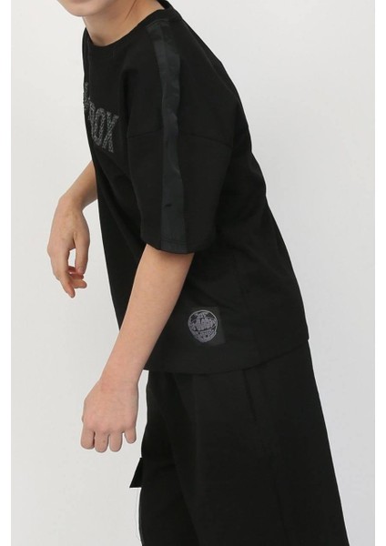 Smilodox Enjeksiyon Kabartma Baskılı Ön Şort Cepli Erkek Çocuk Şortlu Alt Üst Takım modelleri