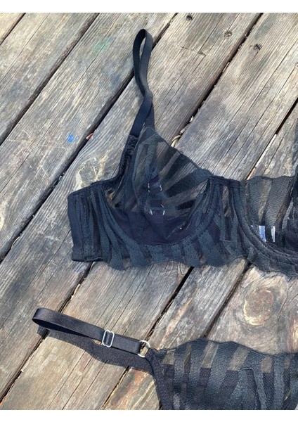 Siyah Çizgili Bralet Takımı