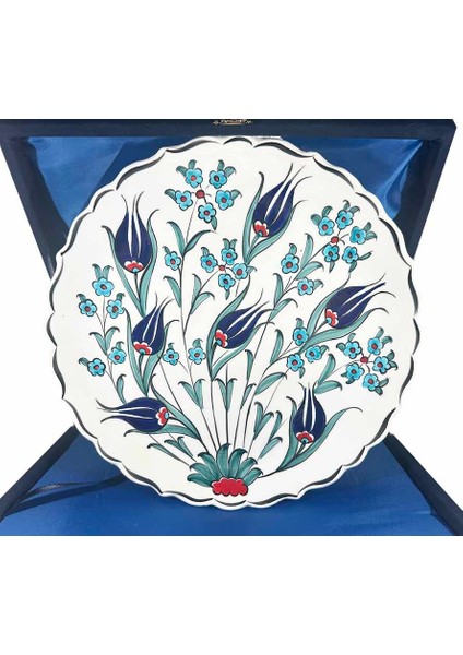 Mavi Laleler Motifli Iznik Çini Tabak 25 cm