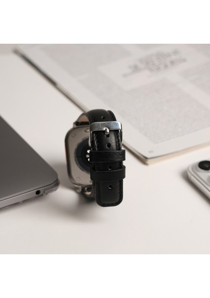 Apple Watch Uyumlu Deri Kordon & Kayış - 42 / 44 / 45 / 46 / 49 mm - Ultra / Ultra 2 / Seri 9 / 8 / 7 / 6 / 5 / 4 / 3 - Siyah