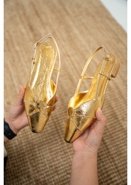 Helis Gold Tokalı Asimetrik Kesim Kadın Babet