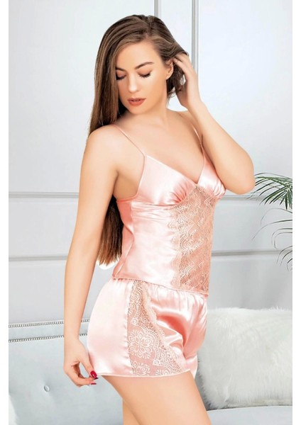 - 3082 Miss Laris Gecelik