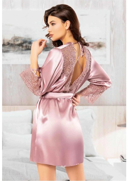 - 5012 Miss Laris Gecelik