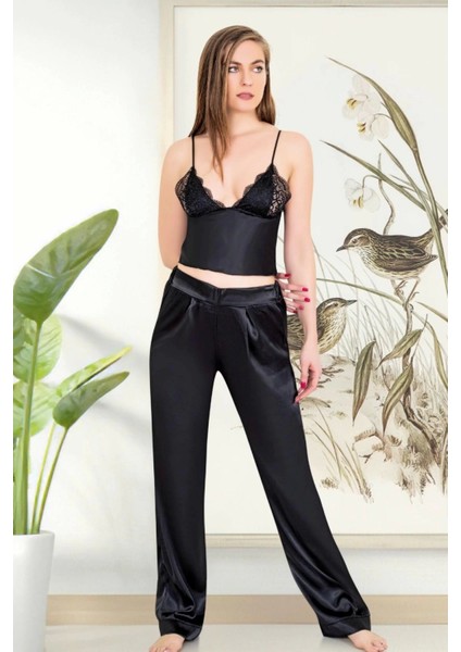 - 5040 Miss Laris Gecelik