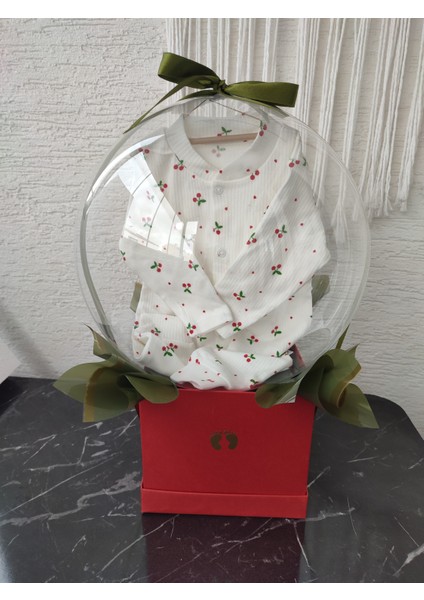 Kız Bebek Tulumu Kiraz Desenli Doğum Tebriği Hediye Sepeti Kutusu modelleri
