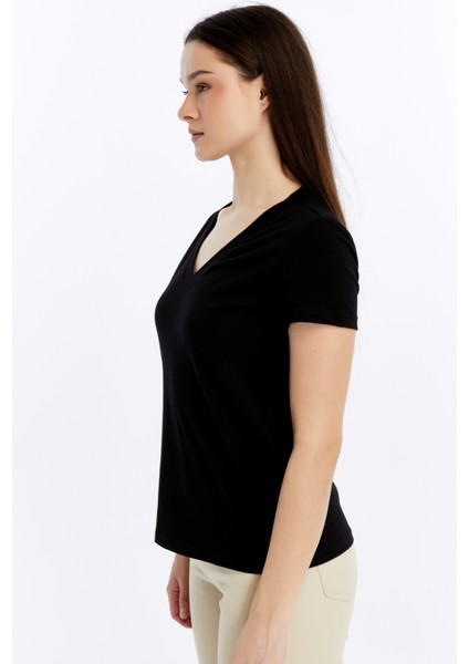 Kadın T-Shirt V Yaka Kısa Kollu modelleri