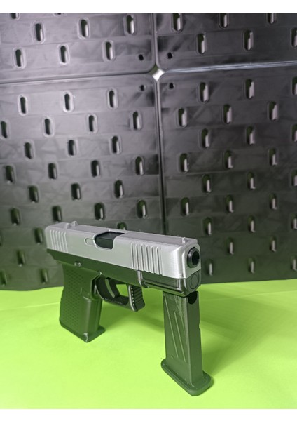 Glock-19 (3d Yazıcı ile Üretildi.) -PRIME3D- Silah Maketi Hammaddesi Plastikten Üretilmiştir.