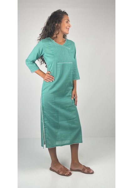 SAAVAN V Yaka Turkuaz El Çevirmeli Boncuk İşlemeli Midi Boy Elbise modelleri