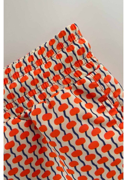 845 Erkek Krem Turuncu Desenli Deniz Şortu modelleri