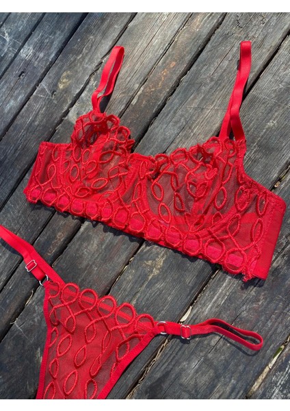 Kırmızı Çizgili Bralet Takımı indirimleri