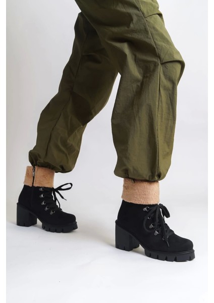 Emma Bağcıklı Fermuarlı Ortopedik Taban Topuklu Kürk Detaylı Süet Kadın Bot St - Siyah