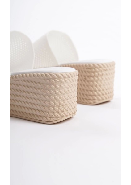 Marla Dolgu Topuklu Ortopedik Taban Hasır Görünümlü Triko Kadın Terlik Kt - Beyaz indirimleri