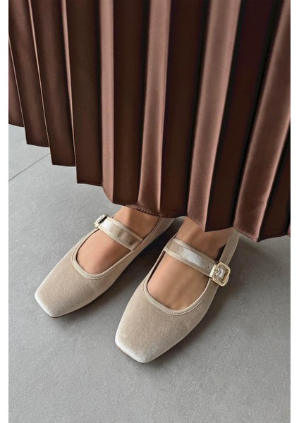 Darla Yan Ithal Toka Detaylı Kadın Babet Kadife Bej