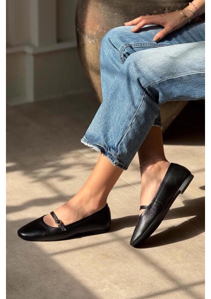 Elva Ön Bant Detaylı Hakiki Deri Kadın Babet Siyah fiyatları