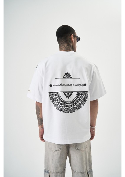 Erkek Minimalism Series Nakışlı Oversize T-Shirt Beyaz modelleri