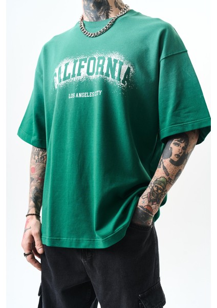 Erkek California Baskılı Oversize T-Shirt Nefti fırsatları