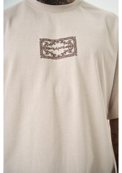 Erkek Ornaments Baskılı Oversize T-Shirt Bej fırsatları