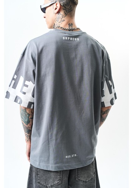 Erkek Orpheus Baskılı Oversize T-Shirt Füme indirimleri