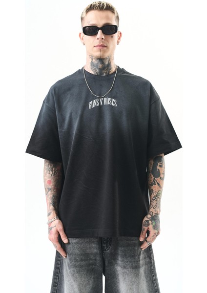 Erkek Guns Roses Baskılı Oversize T-Shirt Siyah fiyatları