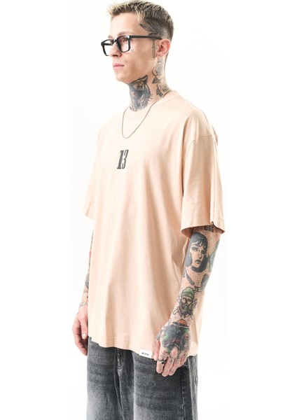 Erkek 13 Baskılı Oversize T-Shirt Bej modelleri