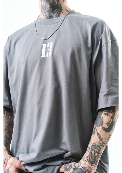 Erkek 13 Baskılı Oversize T-Shirt Füme indirimleri