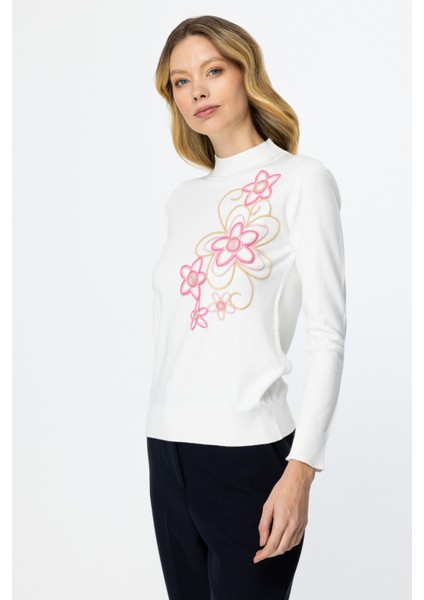 47425 Onteks Dik Yaka Uzun Kol Nakışlı Kazak modelleri