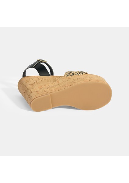 Kadın Siyah Toka Aksesuarlı Deri Detaylı Slingback Dolgu Topuklu Sandalet modelleri