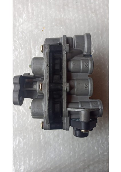 Çoklu Dağıtıcı Ventil Işlem Ünitesi Koruma Valfi Iveco Kamyon Kamyon Fren Sistemi Parçaları Için Oem AE4560 Ağır Çok-Devre Koruma Vanası Ae 4560 / K048307 42574318 Pener 3515T4101001 fırsatları