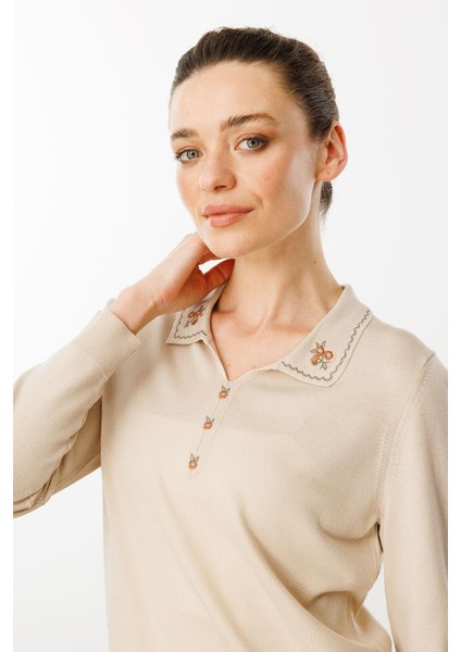Kadın Polo Yaka Yakası Nakışlı Bluz Bej indirimleri