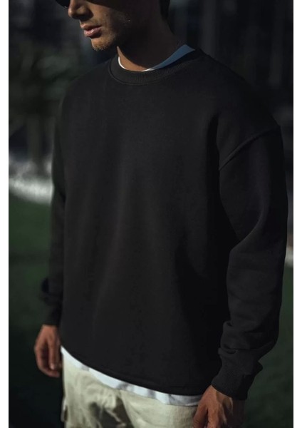 Kışlık Bisiklet Yaka Üç Iplik Basic Sweatshirt - Siyah