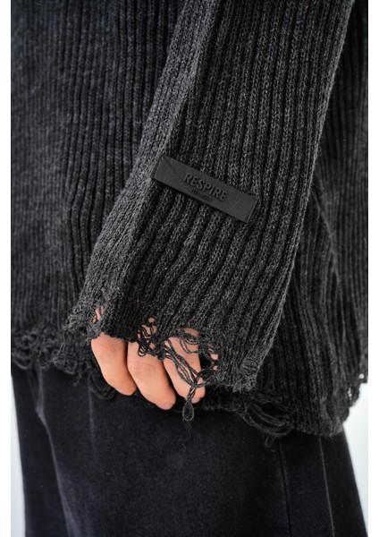 Erkek Yırtık Detaylı Oversize Triko Füme