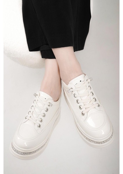 Lona Guja Ithal Özel Seri Taban Inci Detaylı Rugan Kadın Spor Ayakkabı Bej fiyatları