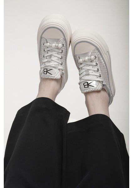 Monica Orijinal Kriste Bell Ithal Özel Seri Inci Detaylı Kadın Spor Ayakkabı Gümüş modelleri