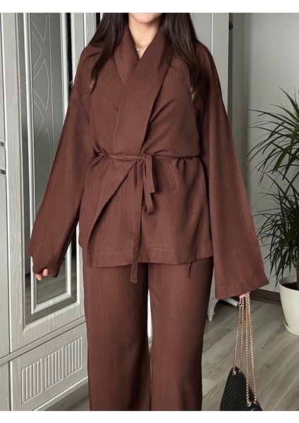 Kadın Acı Kahve Bel Kuşaklı Kimono ve Pantolon Ikili Takım Krinkıl Kumaş Tiril Alt Üst Takım modelleri