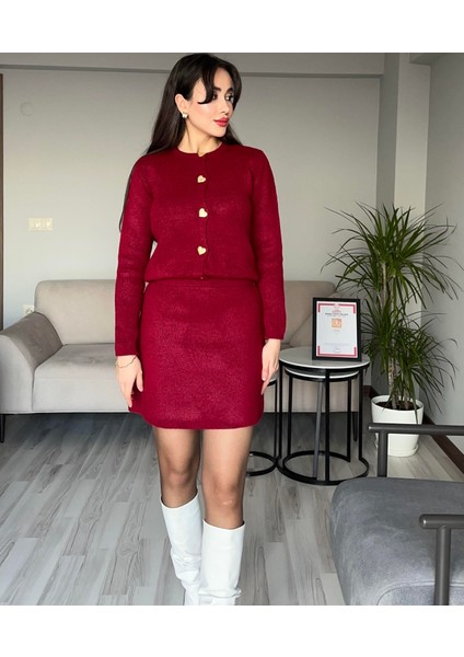Kadın Bordo Amora Kalın Triko Kumaş Yün Karışımlı Gold Kalp Düğmeli Hırka Mini Etek Ikili Takım fiyatları