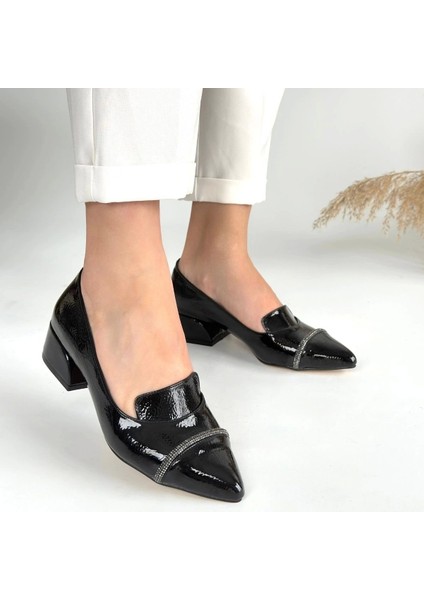 Liina Siyah Rugan Topuklu Ayakkabı fırsatları