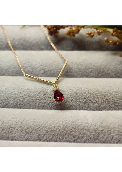 0.50 Karat Pırlanta Yakut Kolye