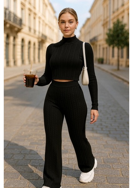 Kadın Uzun Kollu Balıkçı Yaka Siyah Crop ve Pantolon Kaşkorse Ikili Takım