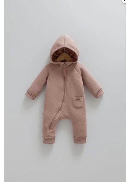 Kız Bebek Koyu Bej Tulum – Konforlu ve Şık Peluş Bebek Tulum
