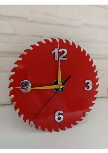 Daire Testereden Tasarlanmış Enteresan Masa ve Duvar Saati fiyatları