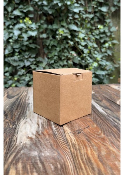 10,5X10,5X10,5 cm Küp Kilitli Kraft Kutu 25 Adet