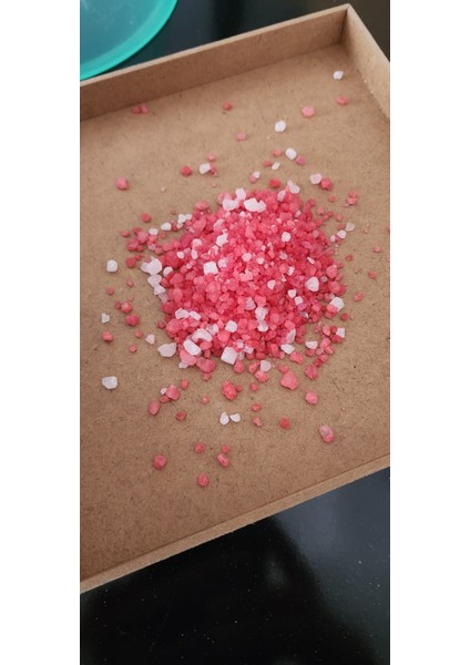 Çilek Aromalı Banyo Tuzu 250 gr Cam Kavanozda