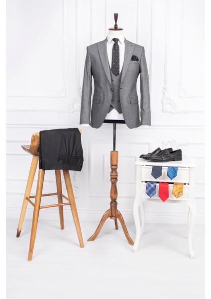 Erkek Slim Fit Sivri Yaka Gri Yelekli Takım Elbise