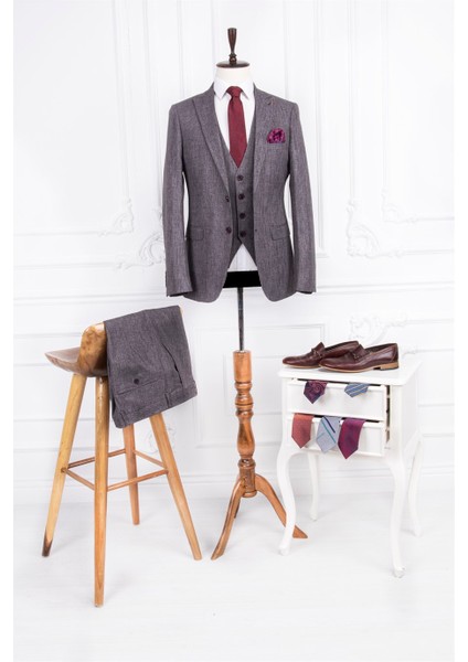 Erkek Slim Fit Sivri Yaka Bordo Yelekli Takım Elbise