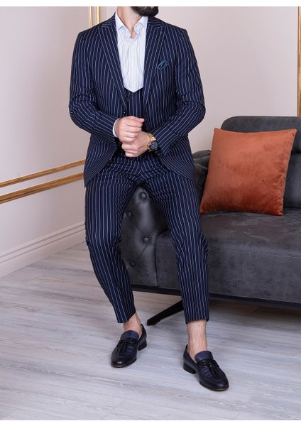 Erkek Slim Fit Sivri Yaka Lacivert Çizgili Yelekli Takım Elbise